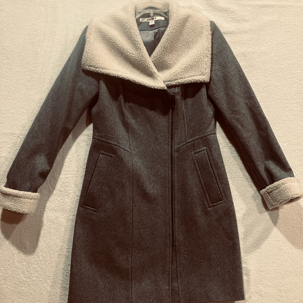 DKNY Wool Blend Asymmetrical Fleece Trimmed Coat Gray Size 2 Zipper And‎ Pockets